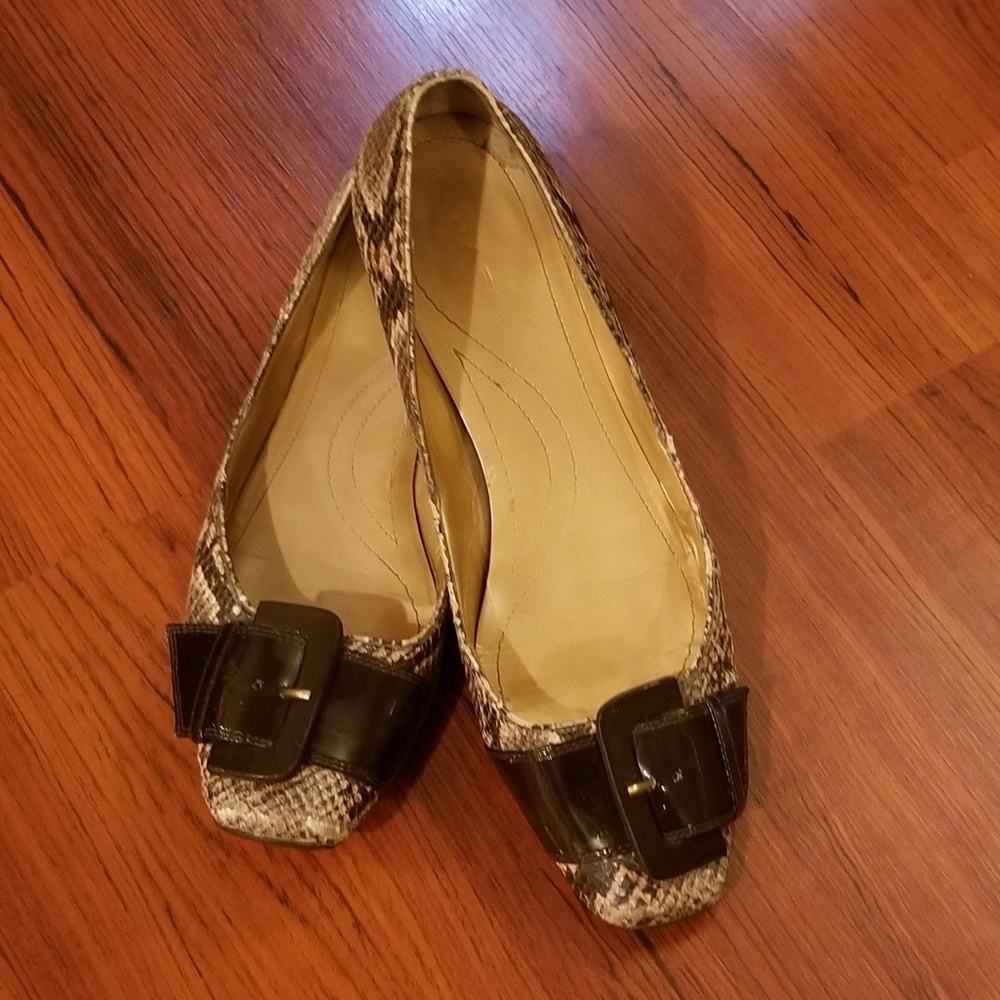 Tahari Adorable Snake Skin Look, Buckle Shoes